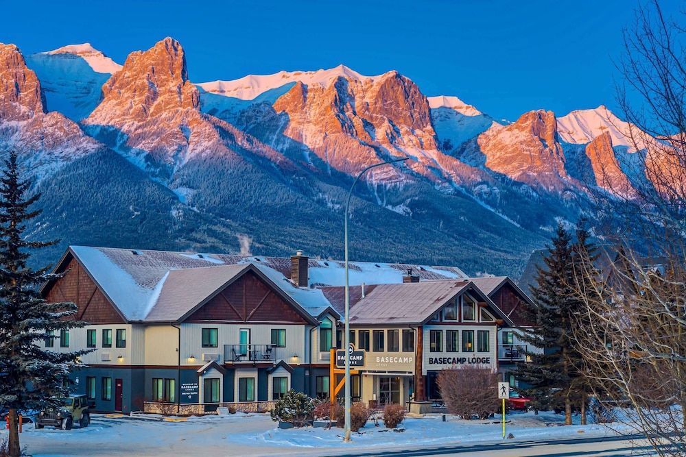 Basecamp Lodge Canmore 1