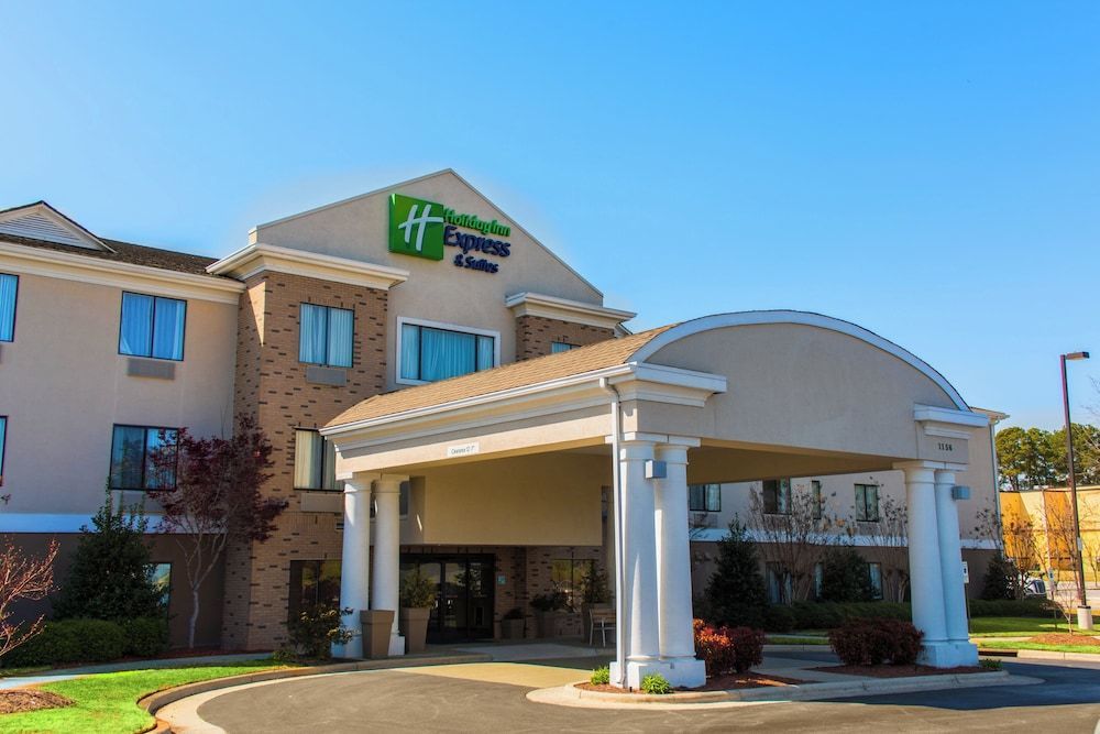 Holiday Inn Express & Suites KINSTON by IHG 1