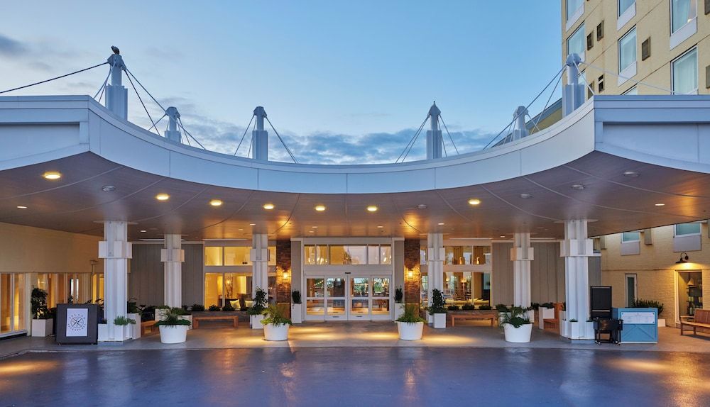 Newport Harbor Island Resort 1