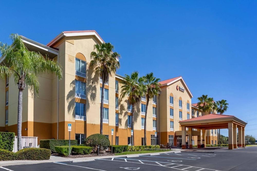 Comfort Inn & Suites Orlando North 1