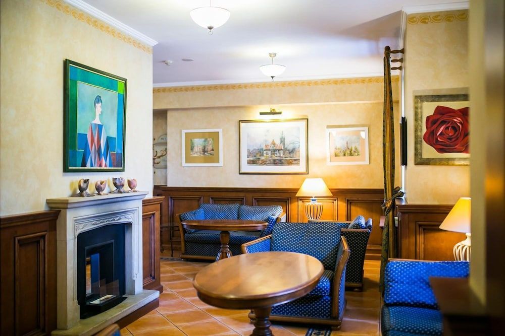 Hotel Opera 2