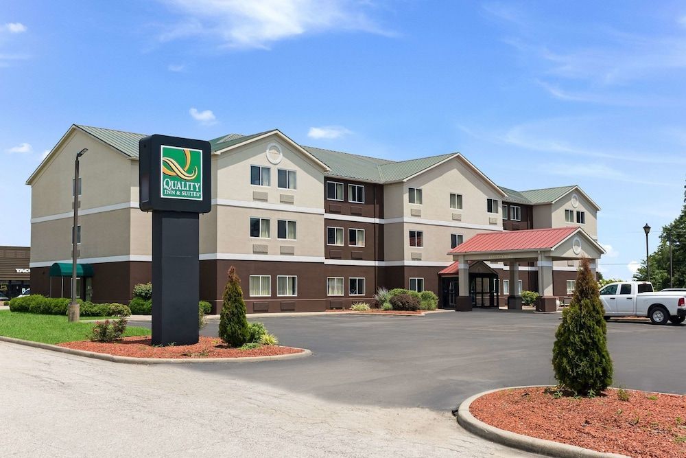 Quality Inn & Suites Ferdinand 1