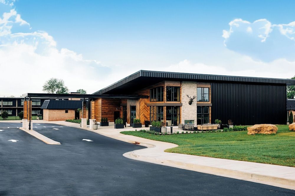 The Trail Hotel 1