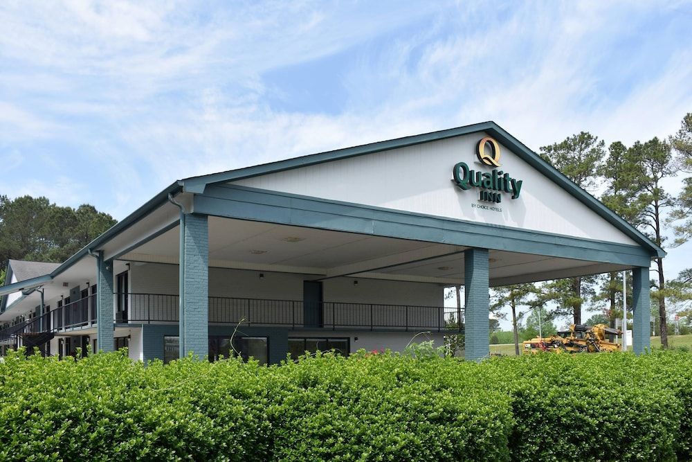 Quality Inn Manning I-95 1