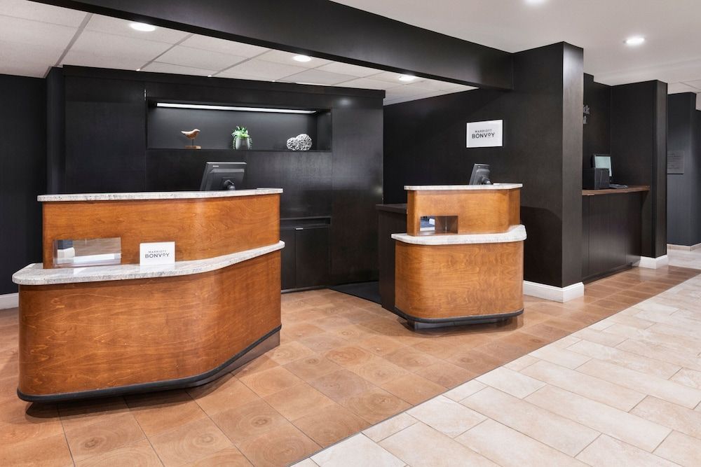 Courtyard by Marriott Burlington 2