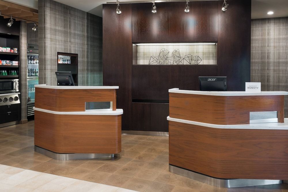 Courtyard by Marriott Buffalo Airport 2