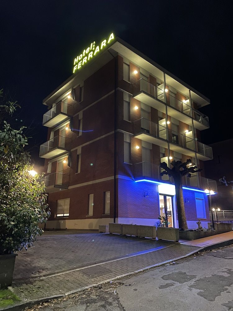 Hotel Villa Ferrara 1