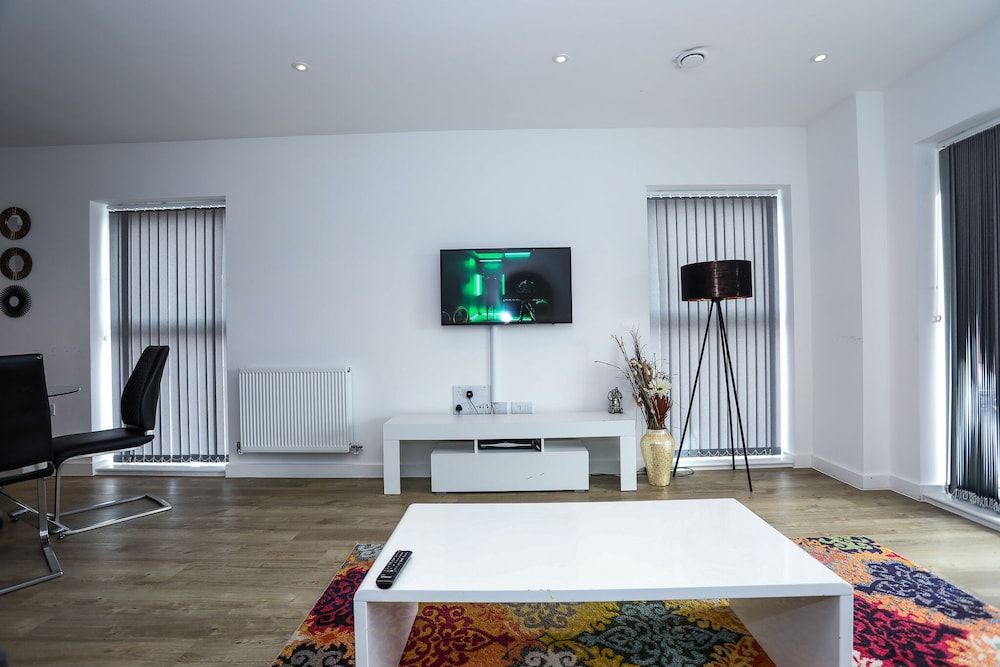Exquisite One Bed Apartment 1