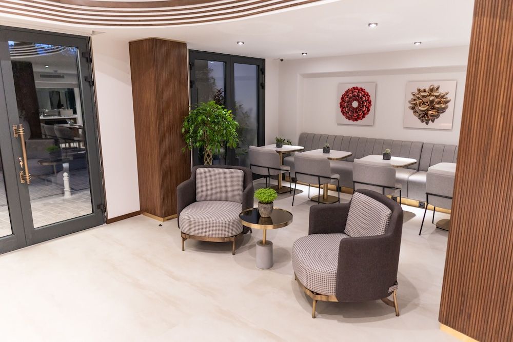 MEG HOTEL 2