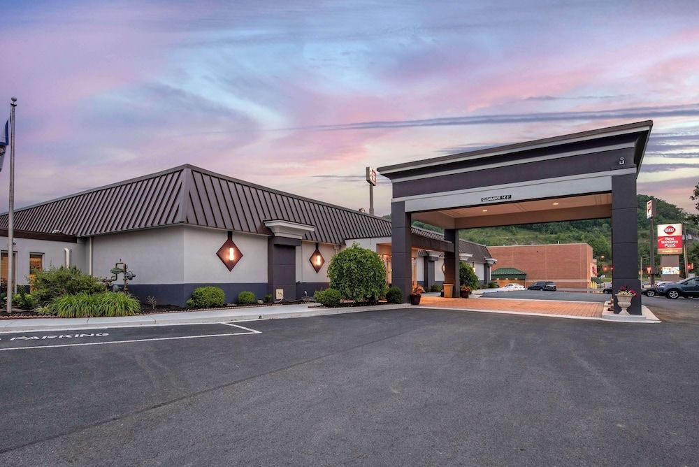 Best Western Plus Bridgeport Inn 1