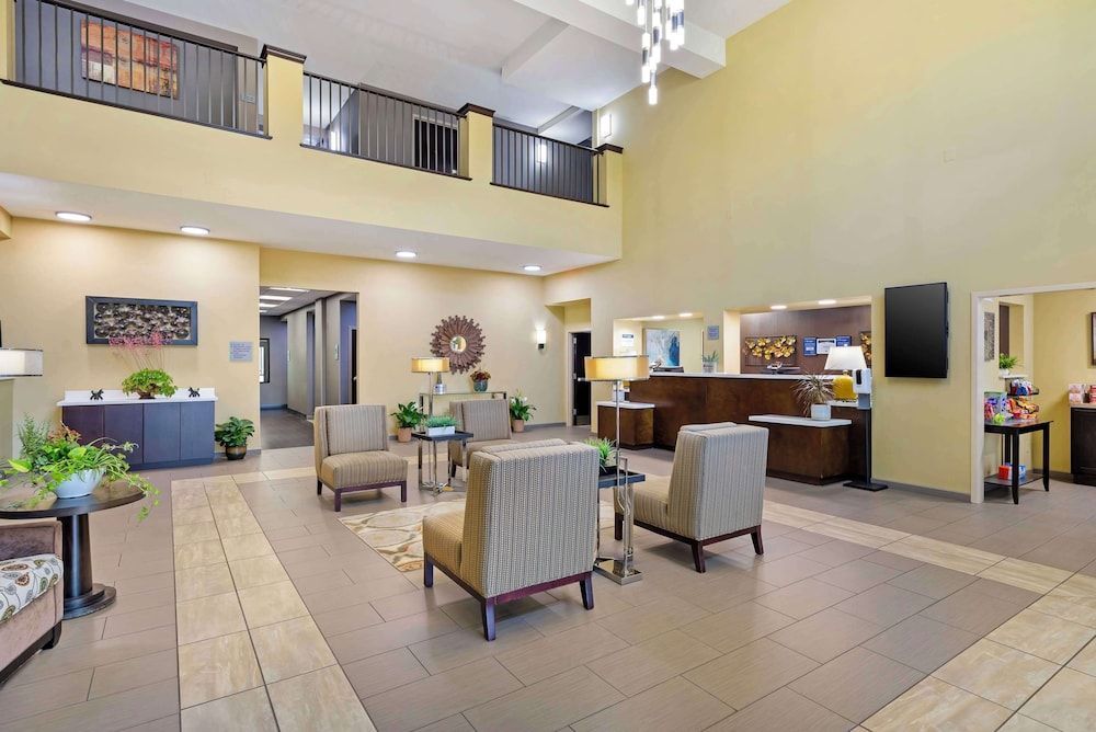 Best Western Plus Thornburg Inn & Suites 2
