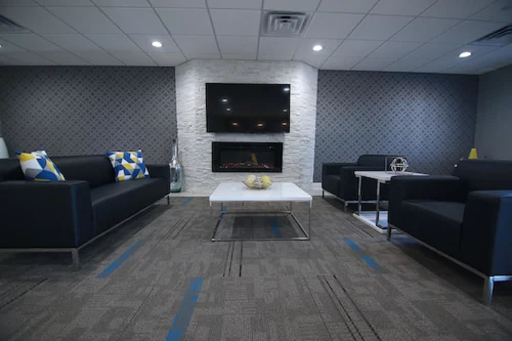 Home Inn and Suites Memphis 1
