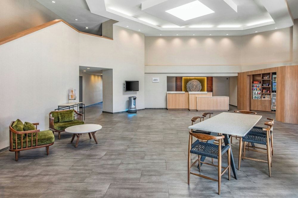 Fairfield Inn and Suites by Marriott San Jose Airport 2
