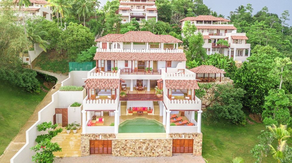 Cinnamon House by The Serendipity Collection 1