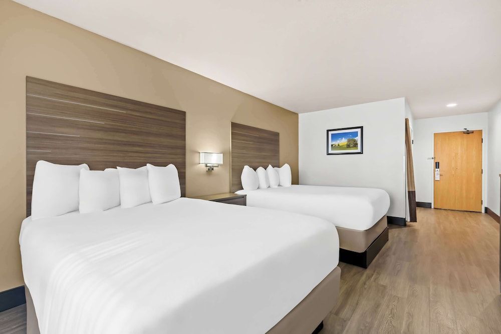 Best Western Plus Caldwell Inn & Suites 1