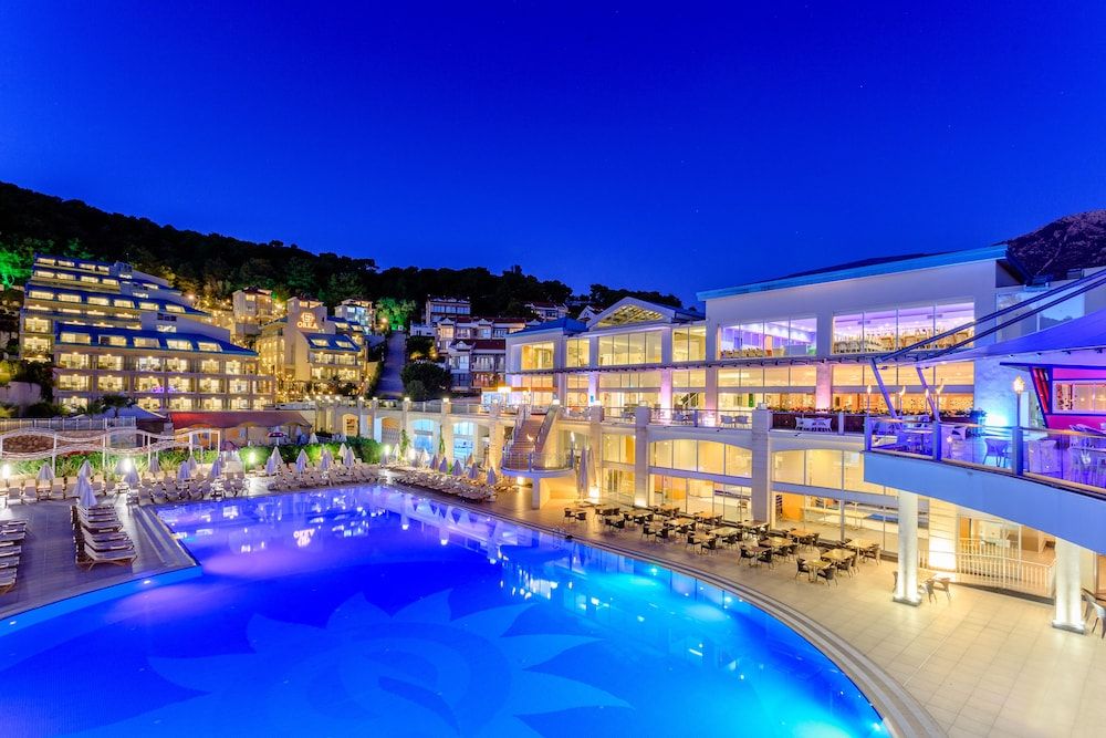 Orka Sunlife Resort Hotel and Aquapark 1