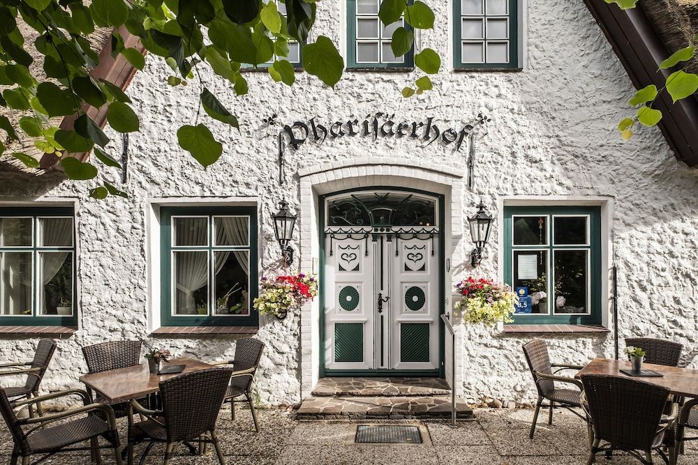 Hotel Pharisäerhof - DAS Hundehotel auf Nordstrand mit Restaurant und Café 2