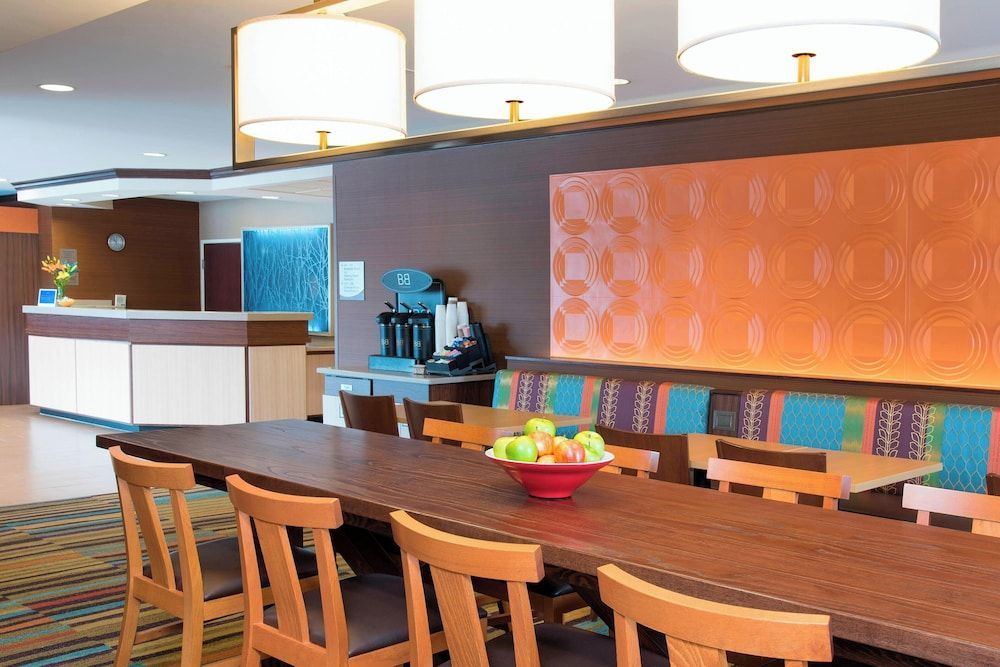 Fairfield Inn and Suites by Marriott Chicago St. Charles 2
