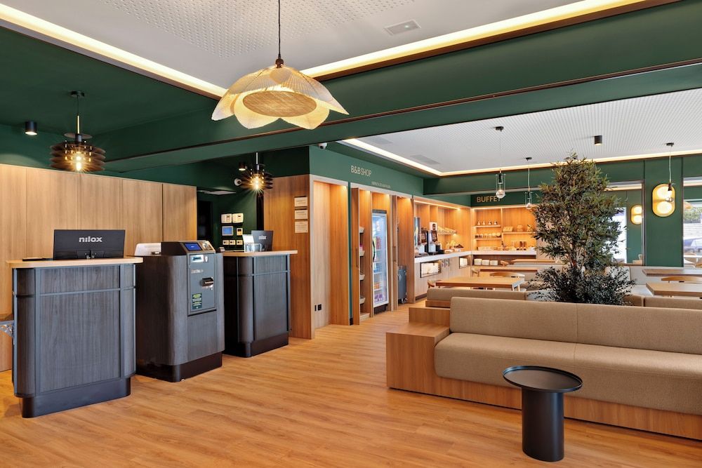 B&B HOTEL Santiago Milladoiro 1