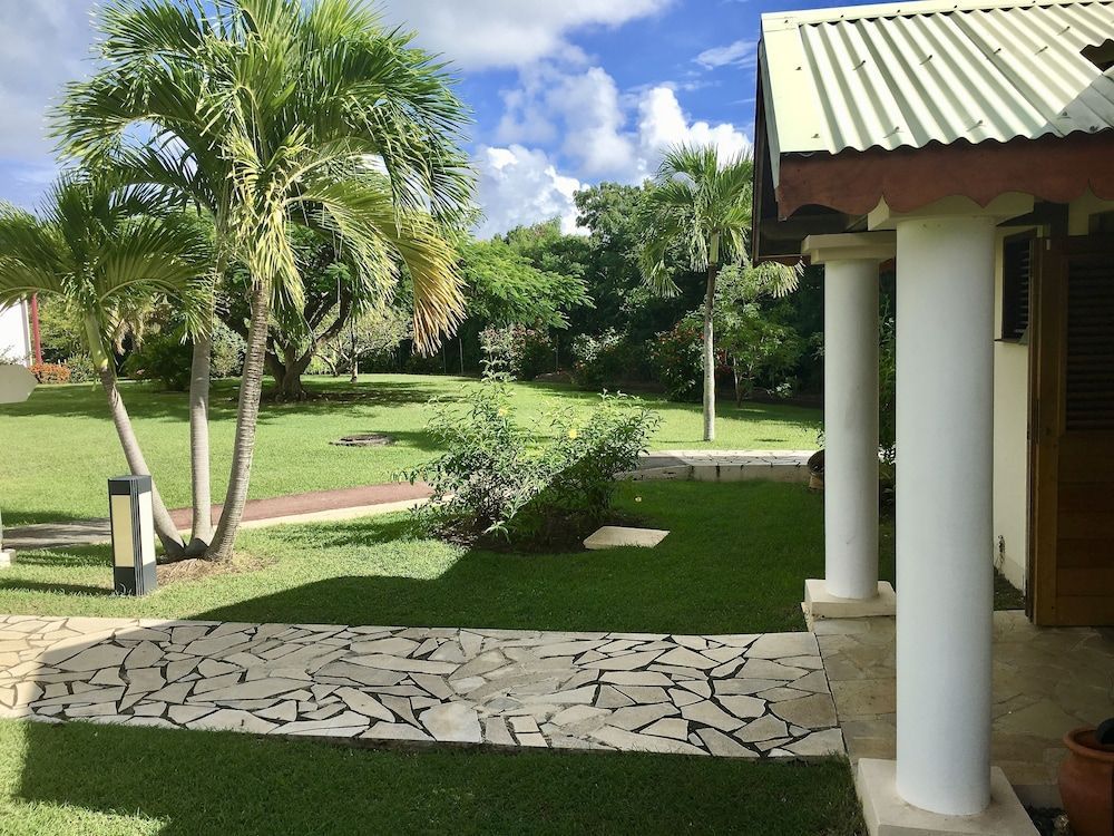 Résidence Le Vallon Guadeloupe Parc Piscine Appartements & Studios 2