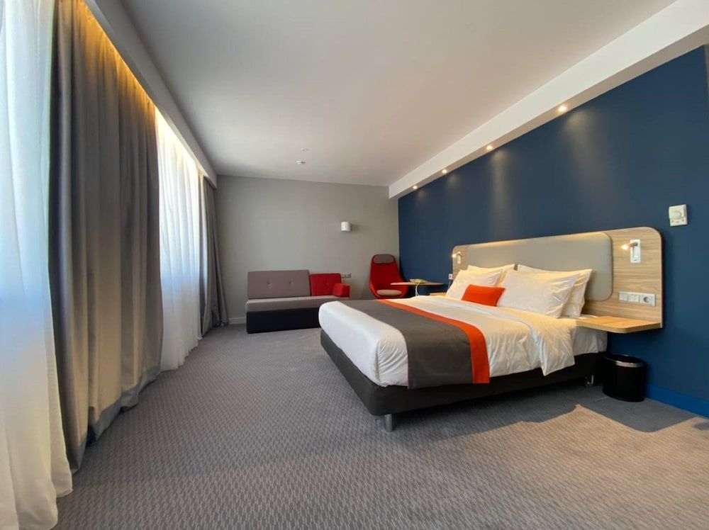 Holiday Inn Express ALMATY by IHG 2