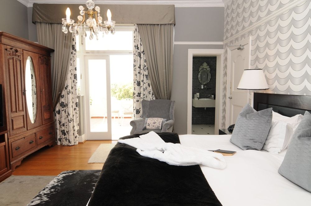 Abbey Manor Luxury Guesthouse 2