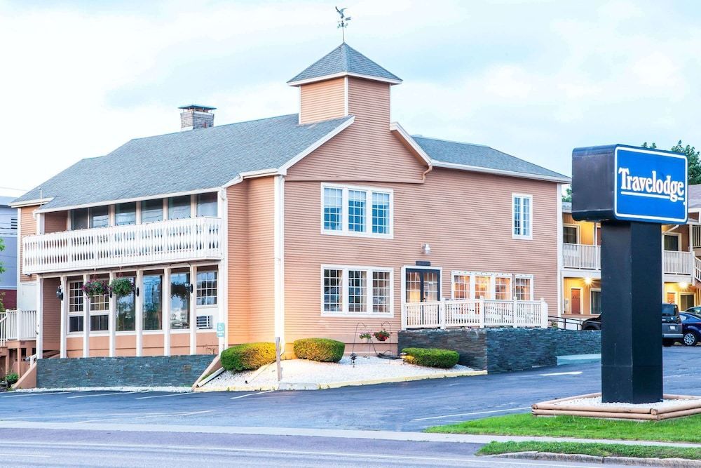 Travelodge by Wyndham South Burlington 1