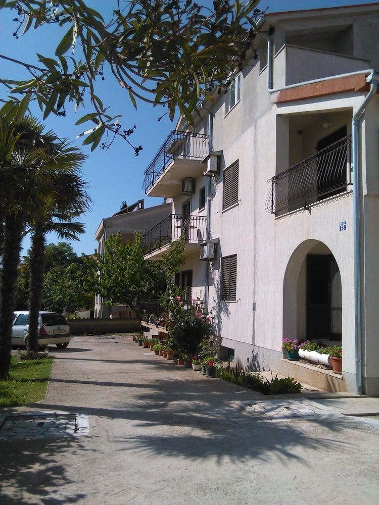 Apartments Zova 2