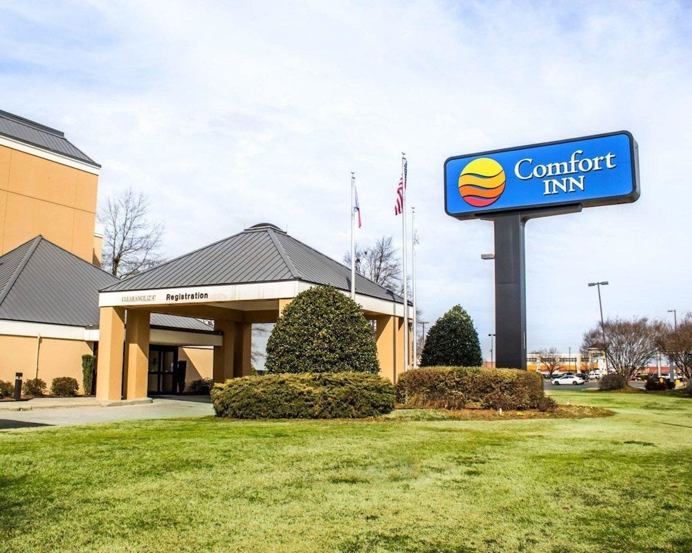 Comfort Inn Fayetteville near Fort Bragg 1