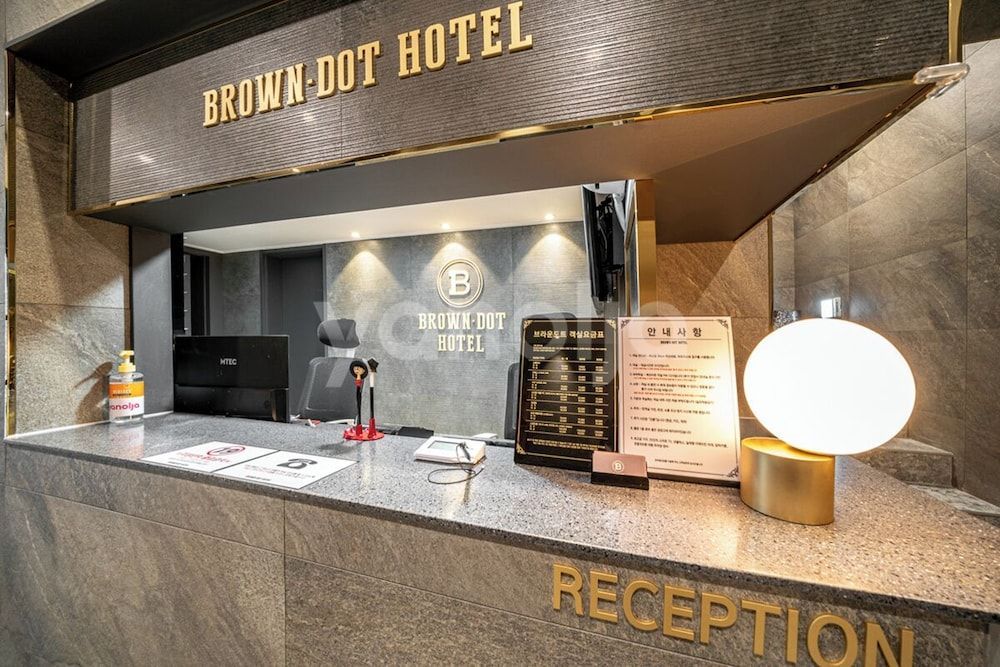 BROWN-DOT HOTEL 2