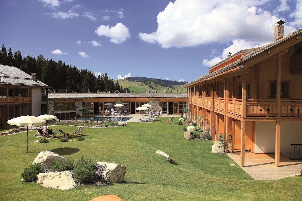 Dolomites Living Hotel Tirler 1