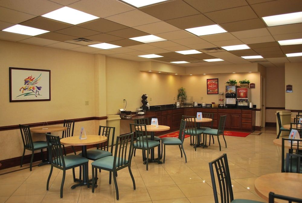 Econo Lodge Louisville Downtown 2
