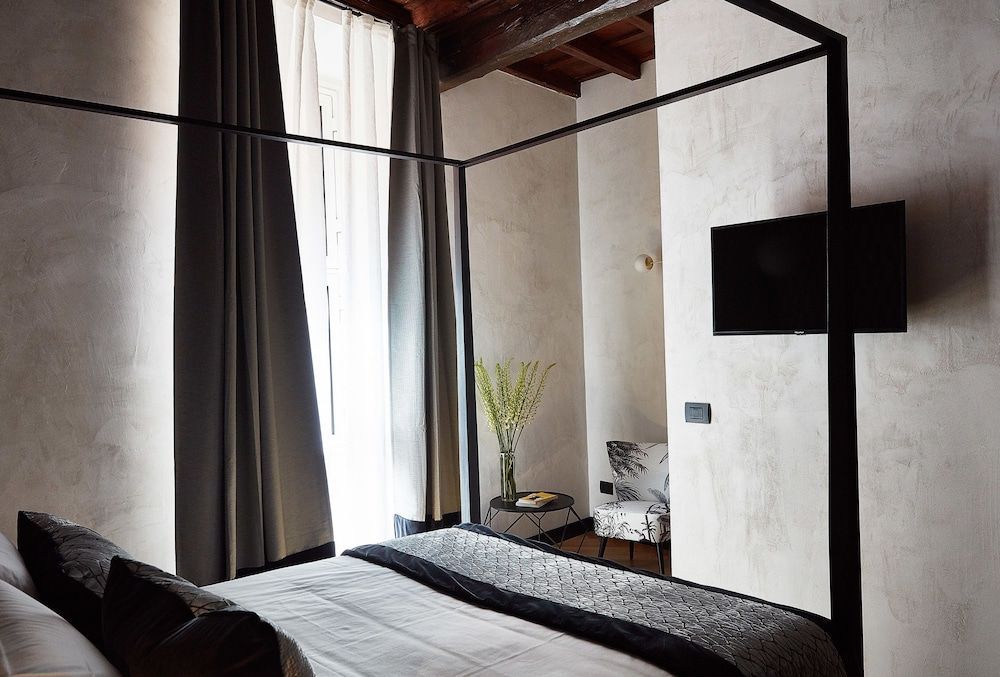 NAMAN HOTELLERIE - Margutta 2