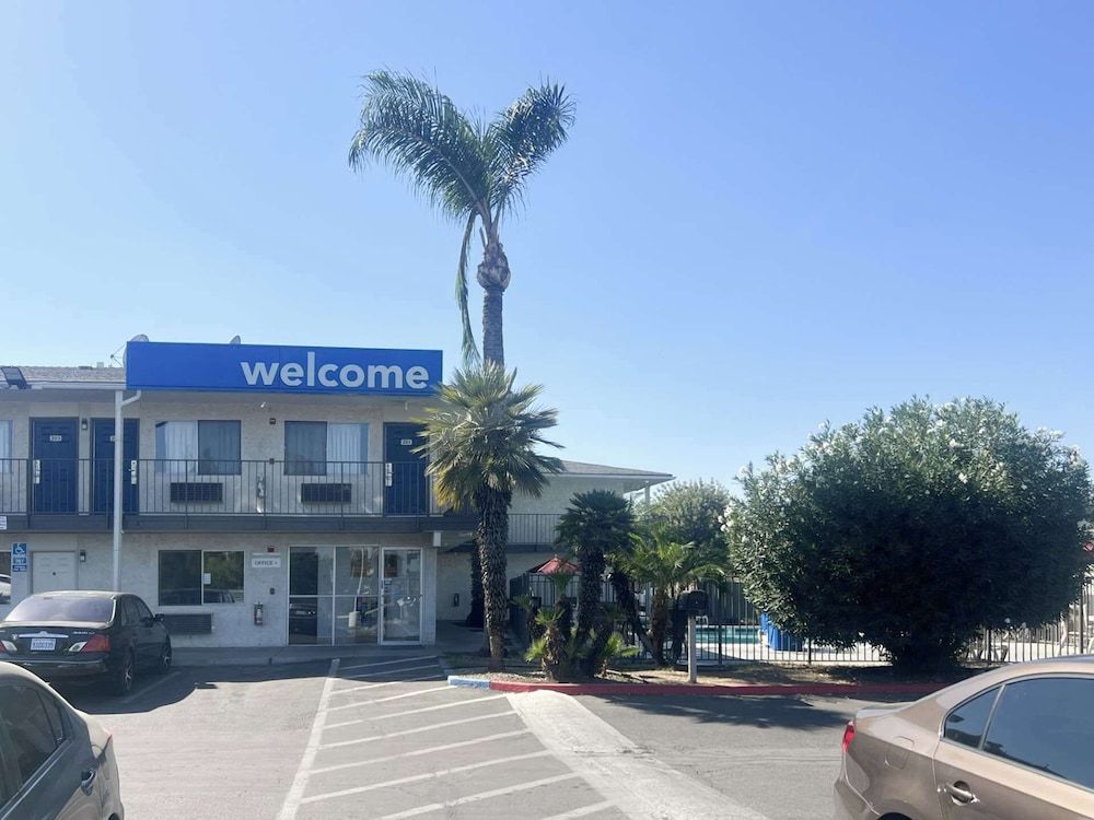 Motel 6 Tulare, CA 1
