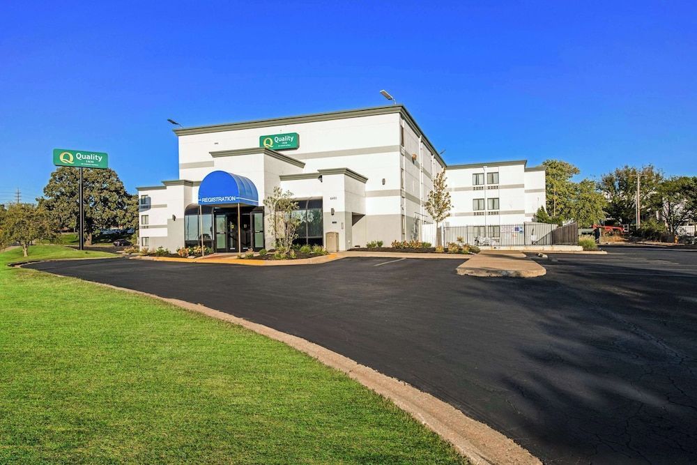 Quality Inn Merriam Kansas City 1