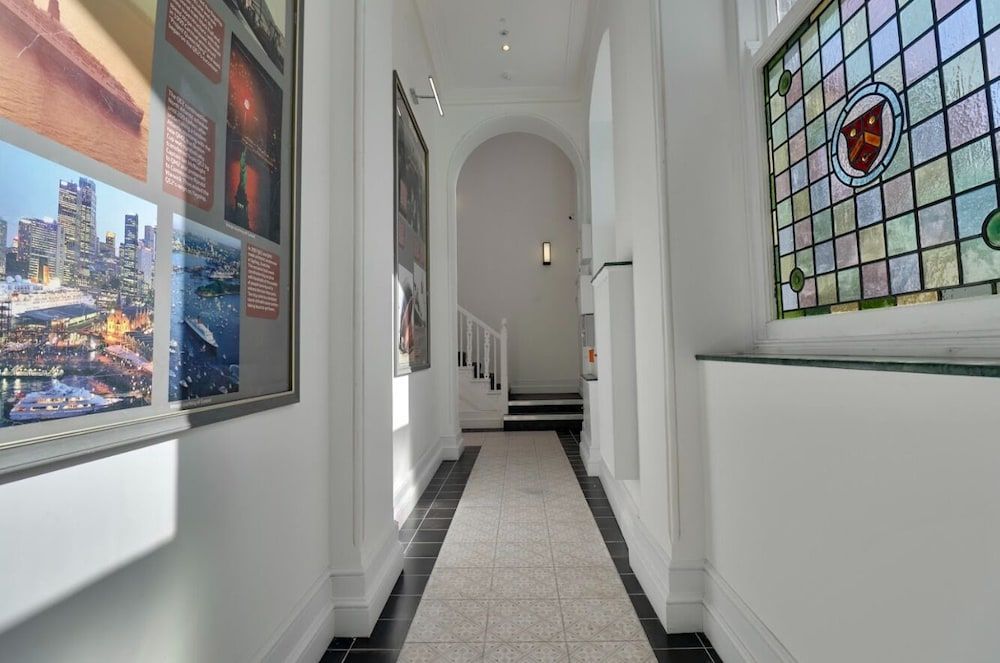 QE2 Loft Apartments 2