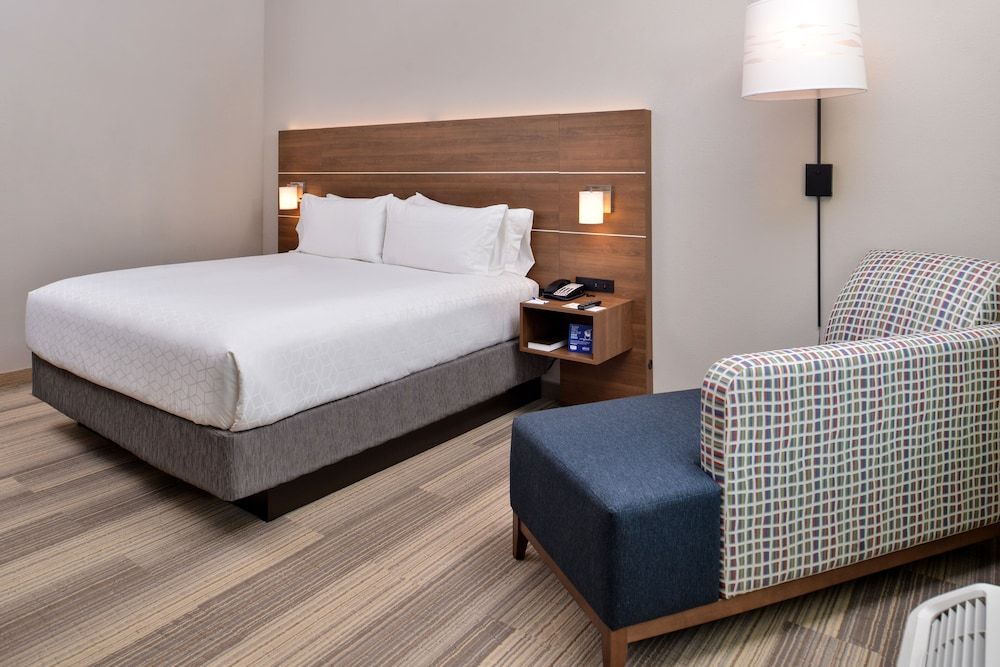 Holiday Inn Express & Suites - Moundsville by IHG 2