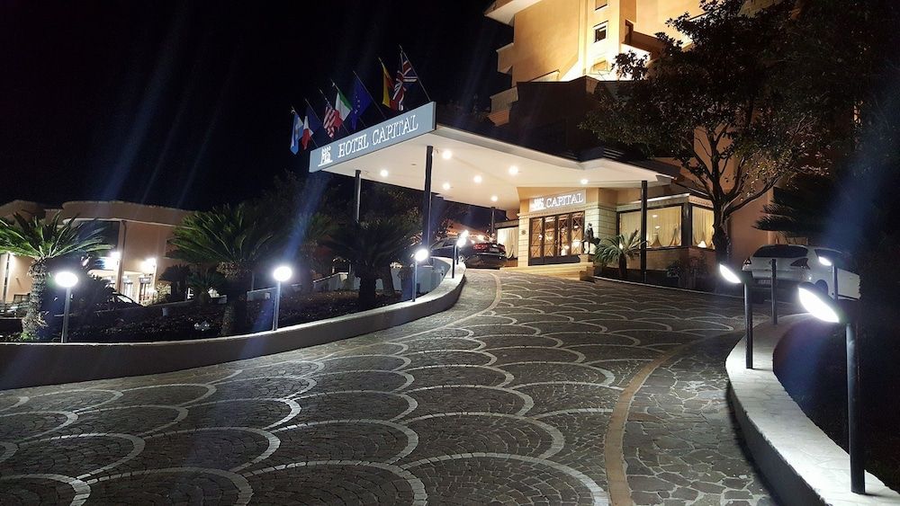 Hotel Capital 1