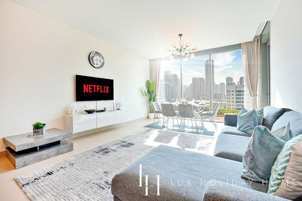 LUX 52 42 Deluxe Marina view suite 1