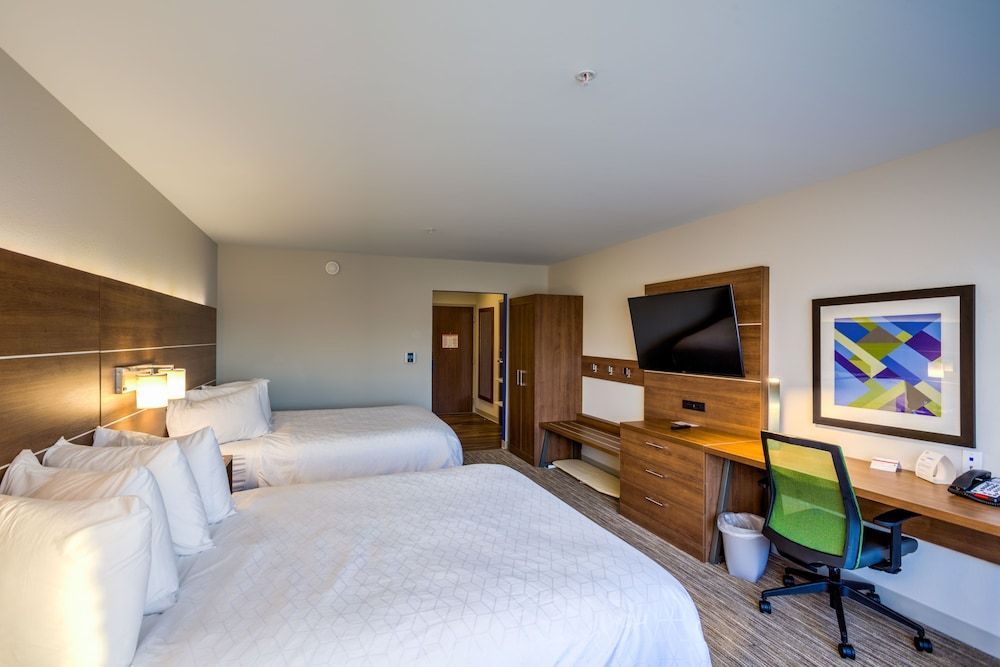 Holiday Inn Express & Suite Milroy - Reedsville By IHG 2