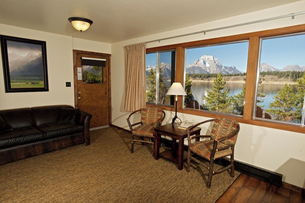 Signal Mountain Lodge 2