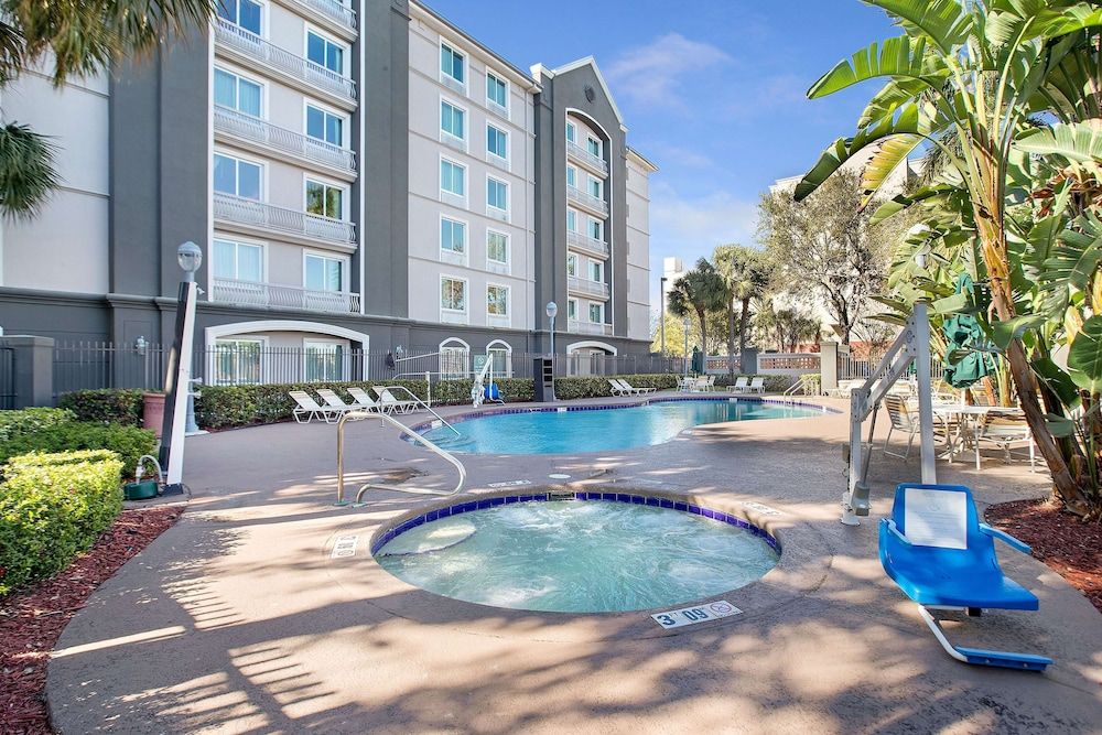 La Quinta by Wyndham Ft. Lauderdale Airport 1
