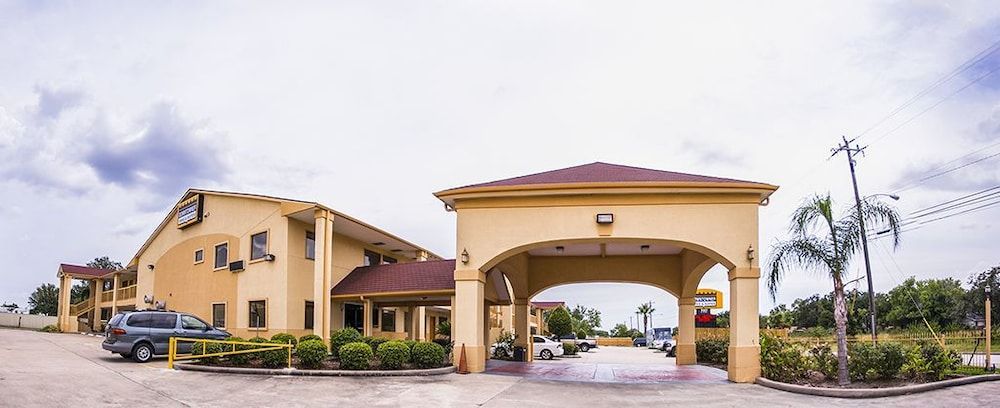 Downtowner Inn and Suites - Houston 1