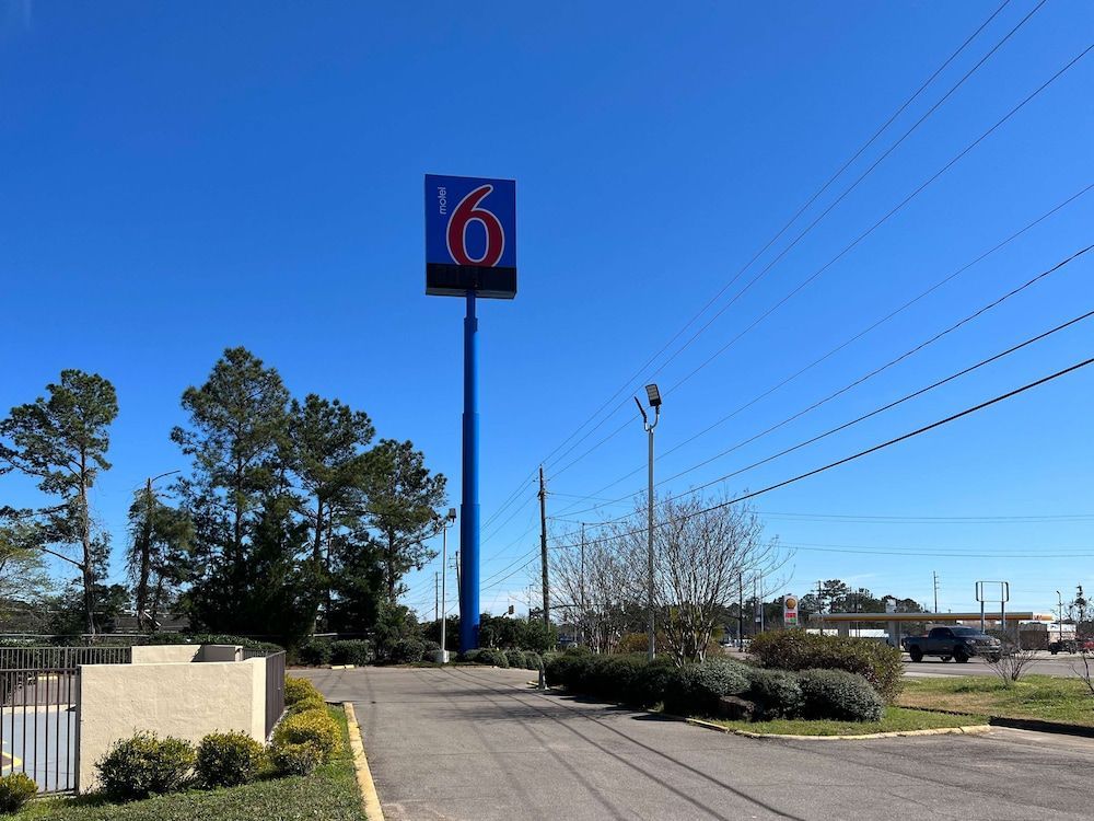 Motel 6 Hattiesburg, MS 1