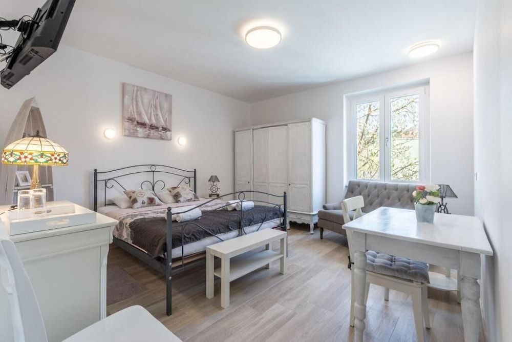 Apartments and Room Poesia 2