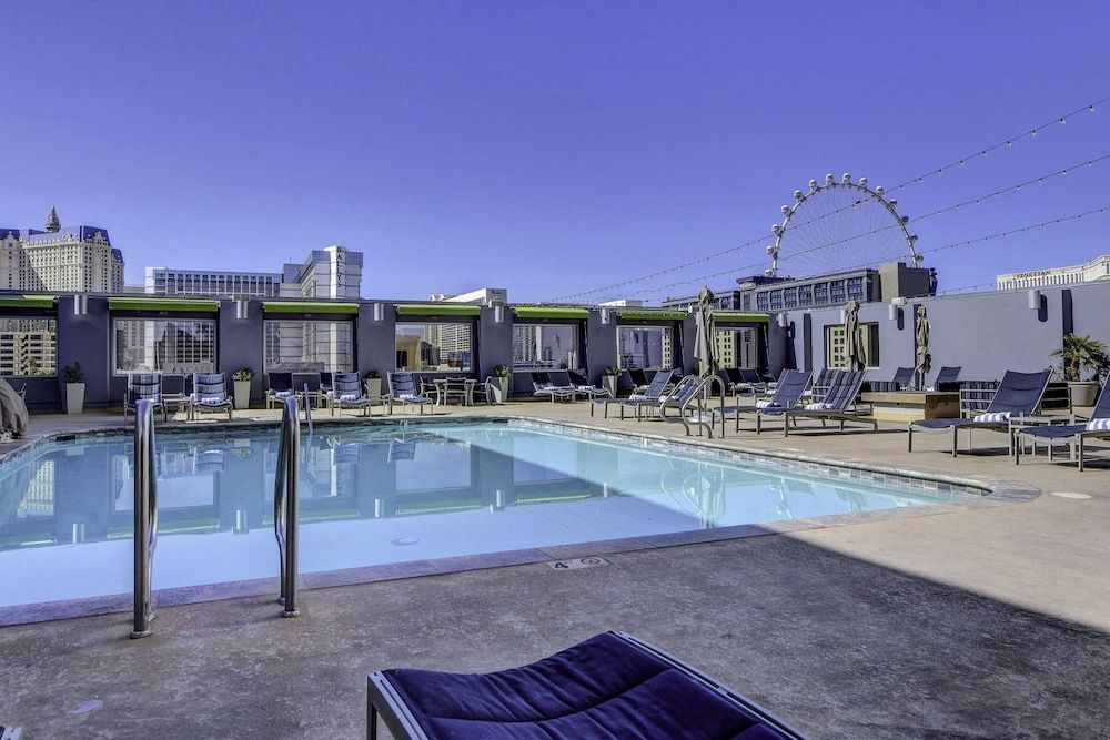 Sapphire Skyline Premium Suite 1