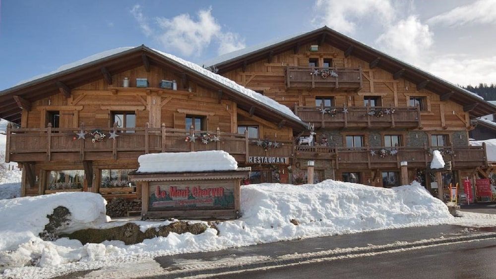 Chalet Hôtel du Mont-Charvin & Spa 1