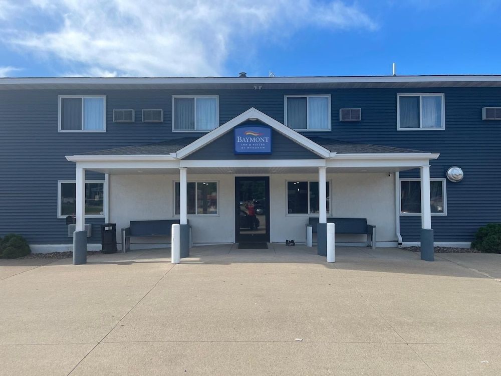 Baymont Inn And Suites By Wyndham Platteville 1