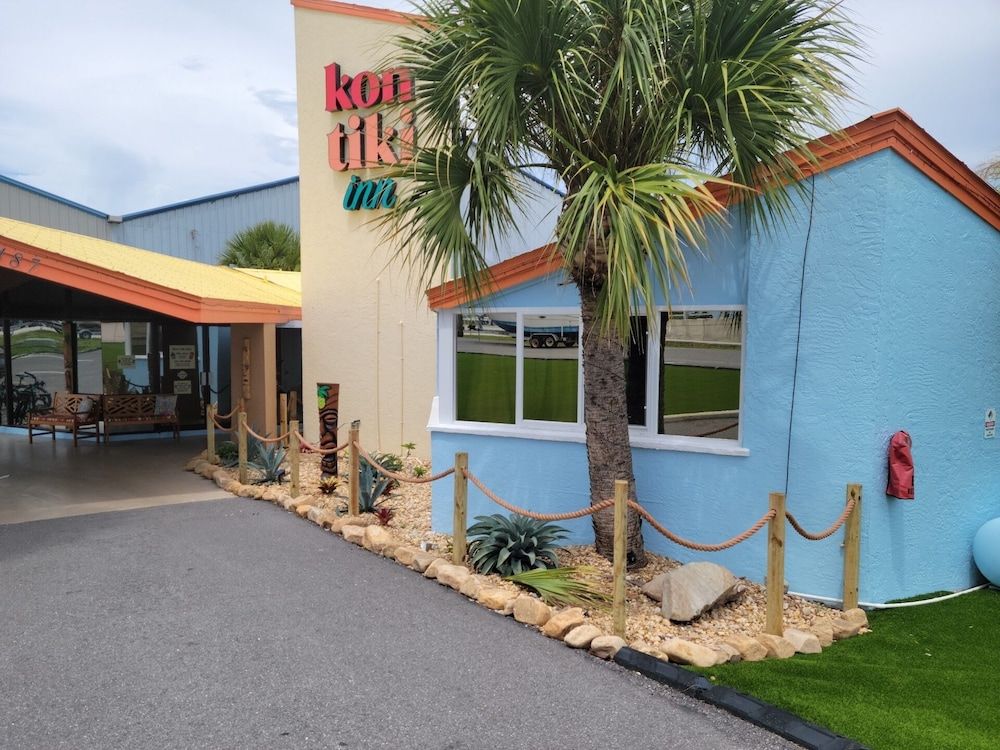 Kon Tiki Inn 1
