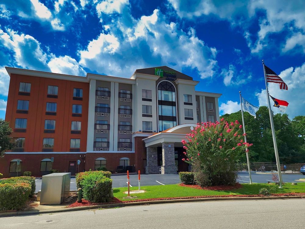 Holiday Inn Express & Suites WILSON-DOWNTOWN by IHG 1